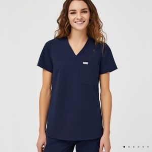 *SOLD* Figs Catarina scrub top in navy size medium
